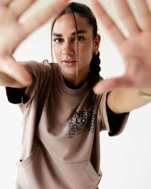 تشيرت كانغارو بني