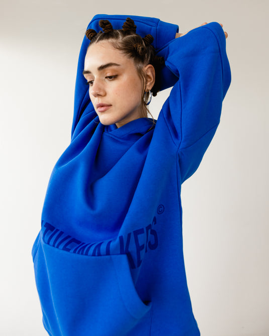 هودي غامض أزرق