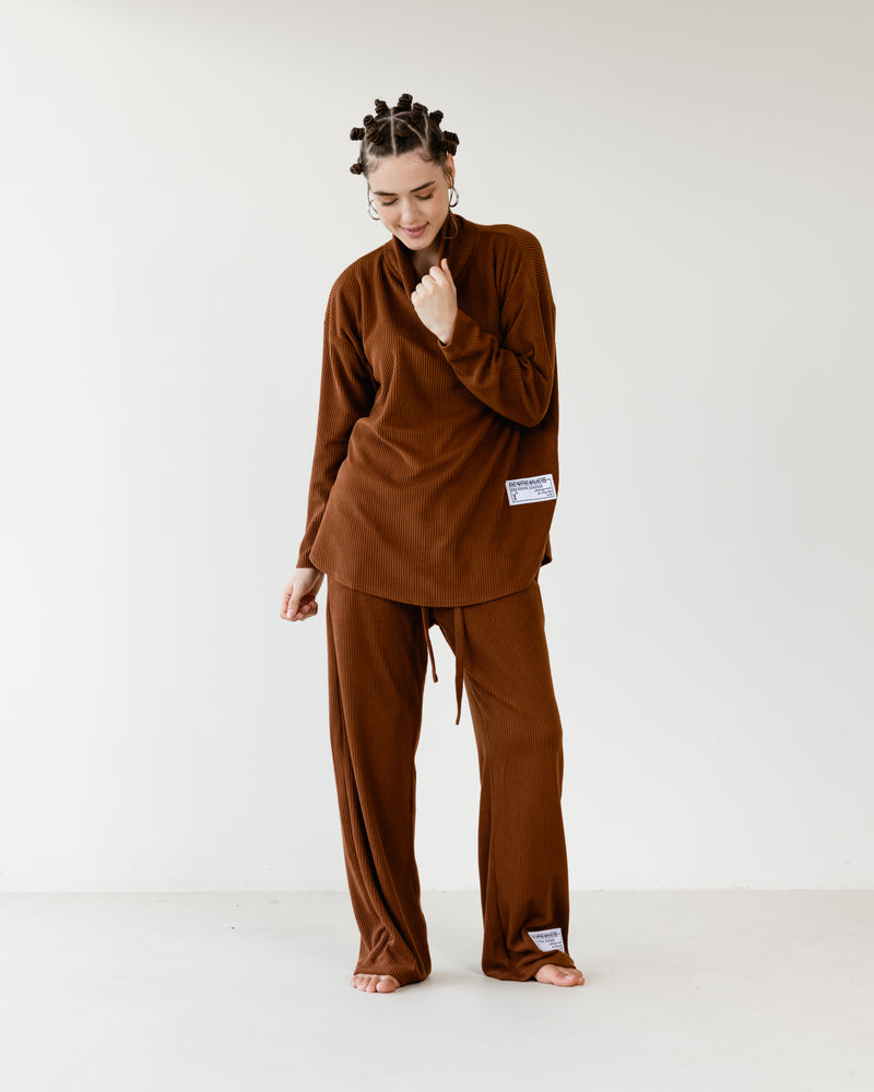 تحميل الصورة في عارض المعرض, قميص مخملي بني
