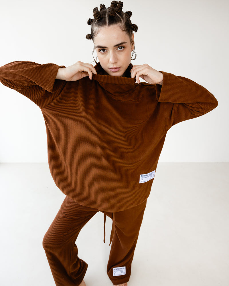 تحميل الصورة في عارض المعرض, قميص مخملي بني
