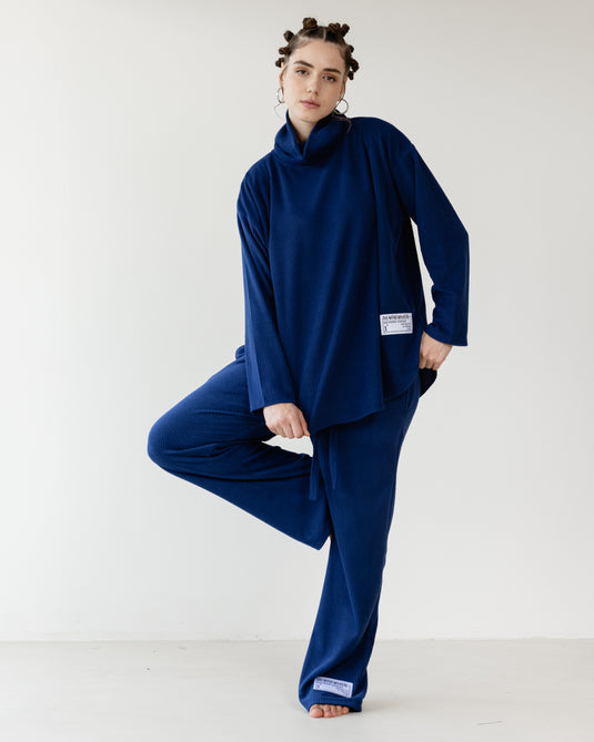 بنطلون مخملي أزرق