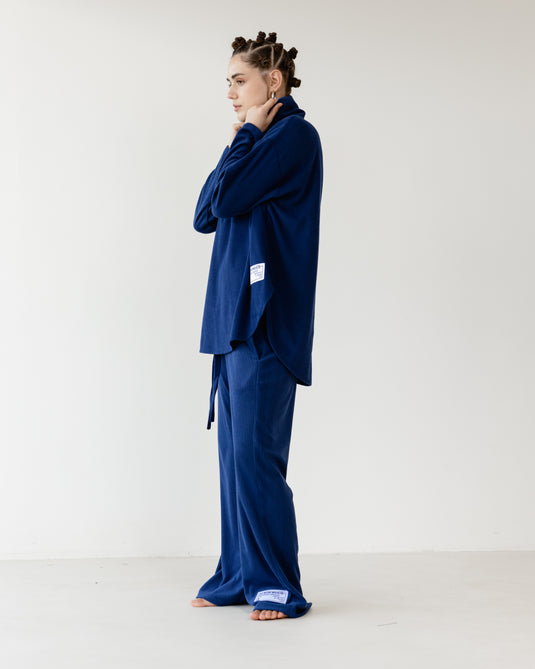 بنطلون مخملي أزرق